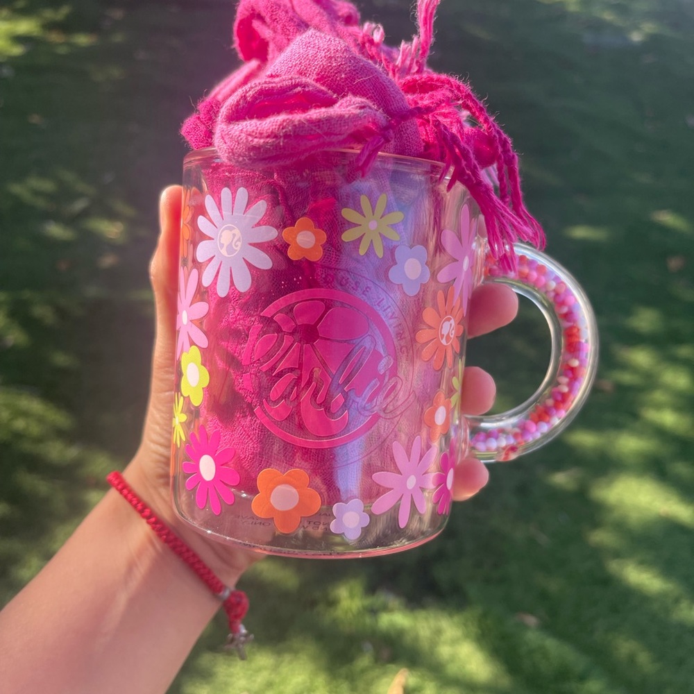 🩷Barbie Truck Exclusive double glass Mug🩷
Brand new